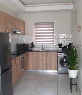 Edenvale House | RISE at Eden Glen - Pristine Self-catering Cottages, Johannesburg