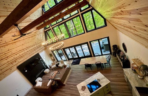 Gnaw Bone Apartment | Rising Moon Ridge of Brown County