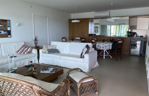 Bertioga Apartment | Riveira de Sao Lourenço 5 bedrooms and 5 bathrooms! Facing the sea