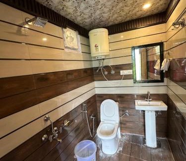 Vashist House | River Bed