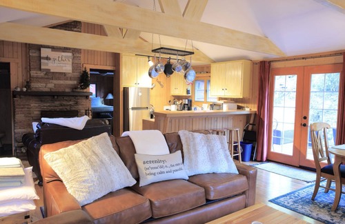 Lyons Cabin | River Bend Mountain Retreat