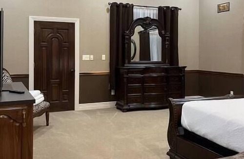 Cecil Apartment | River Chase “Afrika” Luxury/Very Spacious