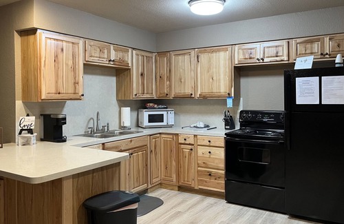 Cecil Apartment | River Chase "Bob's Place"