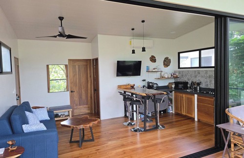 Uvita Cabin | 🌿 River Lodge — Your Jungle Hideaway in the Heart of Uvita. Walk everywhere!