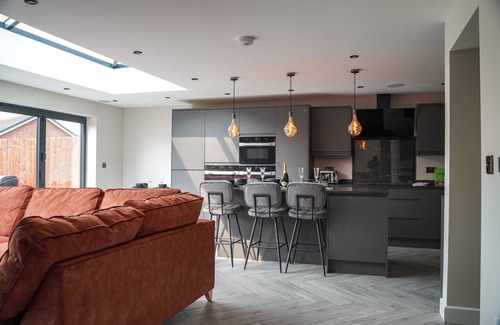 Huntington House | River Retreat - York - Elegant property that sleeps 9 guests in 5 bedrooms