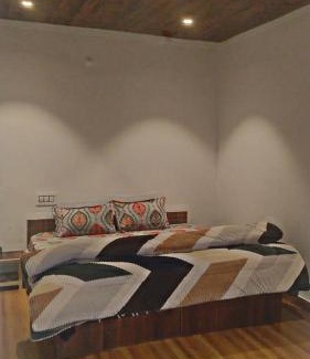 Shamshi House | River side cafe guest cottage