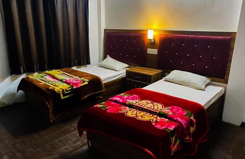 Paliyal Gaon Resort | River Valley Resort