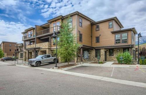 Willow Grove House | River West 822
