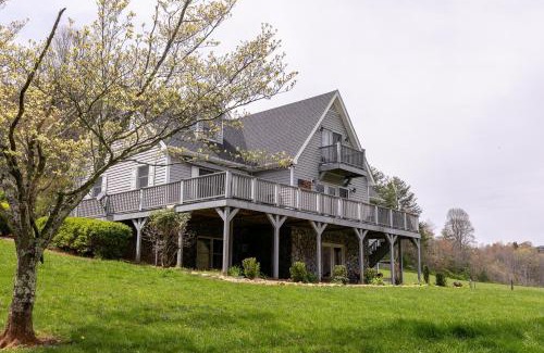 Jefferson House | Riverbank Retreat