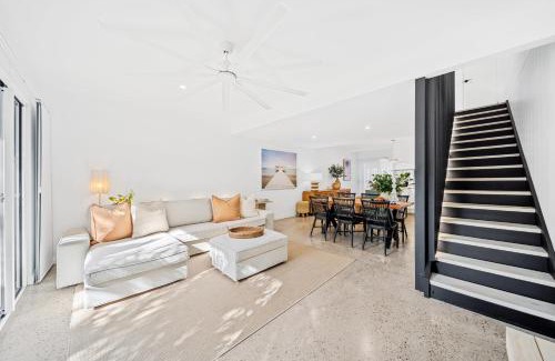 Noosa Heads Apartment | Riverbreeze - Close to Hastings 3 bed AC Pool