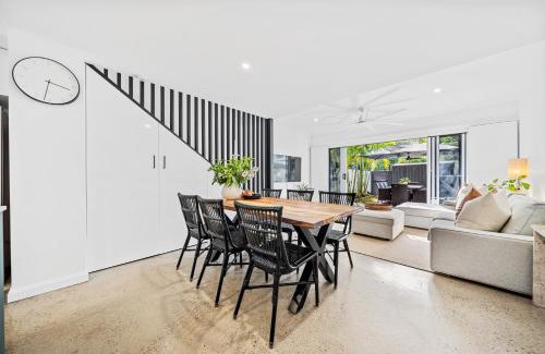 Noosa Heads Apartment | Riverbreeze - Close to Hastings 3 bed AC Pool
