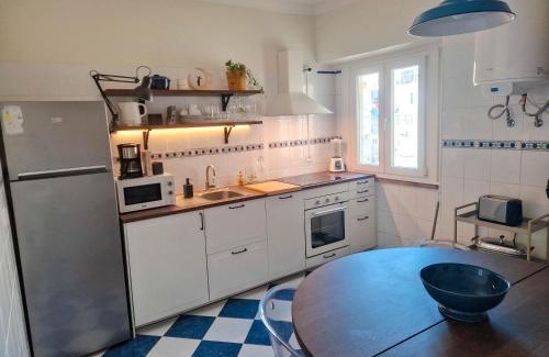 Linda-a-Velha Apartment | Riverfront 2 Bedrooms with Balcony