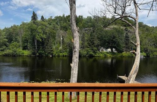 Crystal Falls House | Riverfront Cabin 3