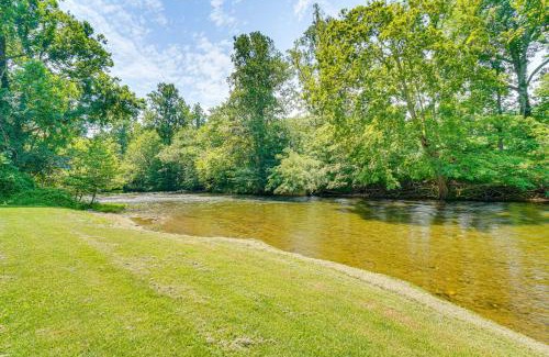 Townsend House | Riverfront Cabin - 6 Mi to Great Smoky Mtns NP!
