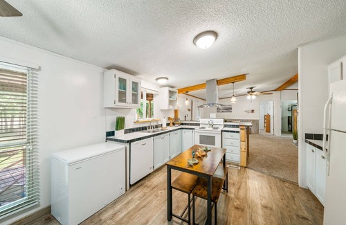 Tahlequah House | Riverfront Property On 5 Acres