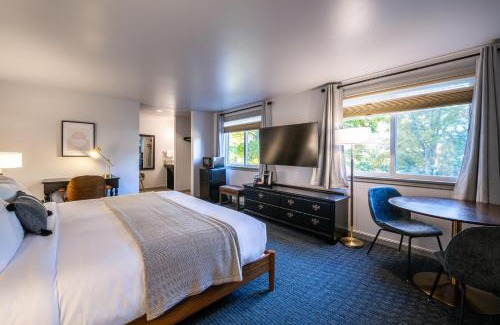 Peterborough Hotel | Riverhouse by Weekender formerly Jack Daniels Inn