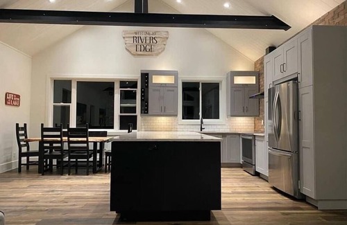 Bracebridge Cottage | Rivers Edge Muskoka