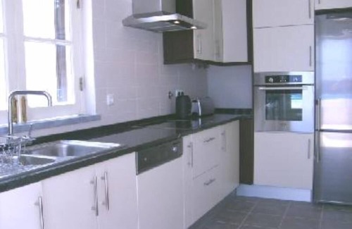 Tavira Apartment | Riverside apartment with private pool in old town - WiFi