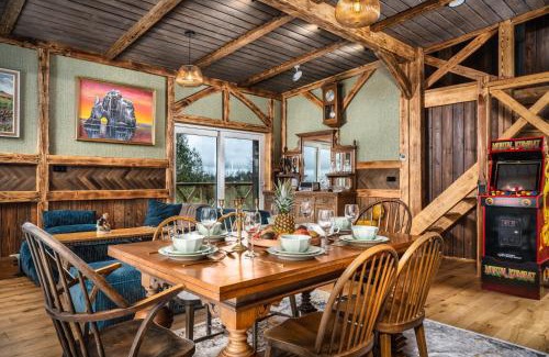 Blaskogabyggd House | Riverside Cabin - Hot Tub, Fishing and Relaxing Escape