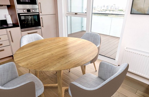 Peninsula Apartment | RiverSide- London Greenwich o2 Arena 2 bed flat
