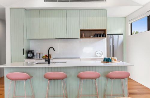 Ocean Grove House | Riverside Luxe- Brand New, 50m to river, 3 bedroom, pizza oven!