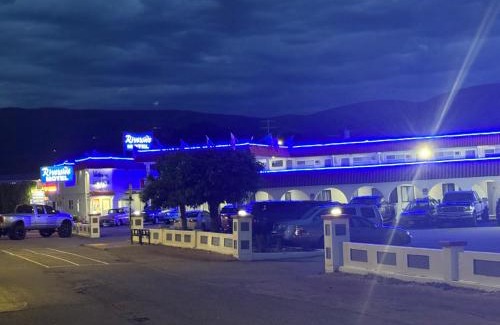 Okanagan-Similkameen Hotel | Riverside Motel