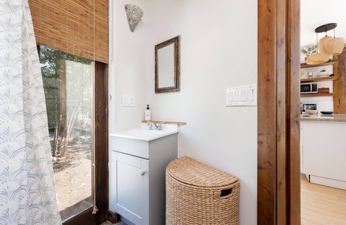Aztec Cottage | Riverside Retreat Aztec -Tiny Home on the Animas River. 30 minutes to Durango!