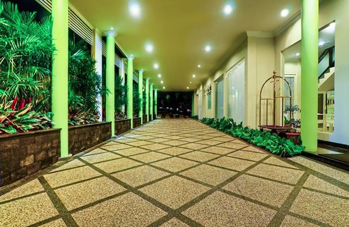 Oro Oro Ombo Hotel | Riverstone Hotel & Cottage