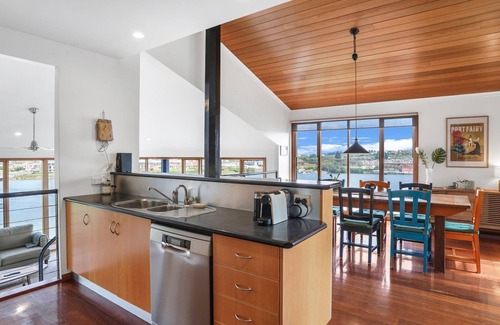 Warrnambool House | Riverview - Breath taking views of the Hopkins River