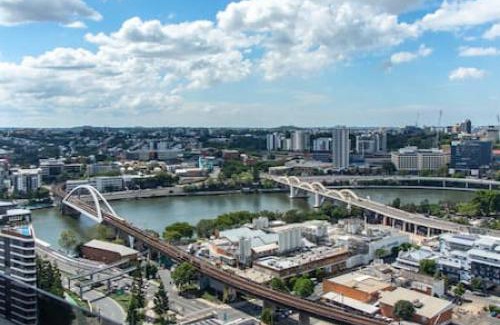 South Brisbane Apartment | Riverview High Level 2BD1 Studio Apartment