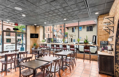 Main - Military Plaza House | RiverWalk Plaza - King