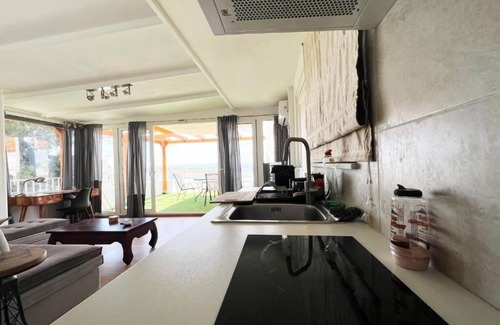 Vouliagmeni Apartment | Riviera View