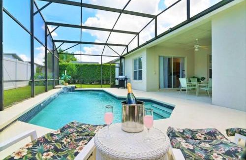 Ridgewood Lakes Villa | RL236BD Universal Kingdom 8 guests pool home