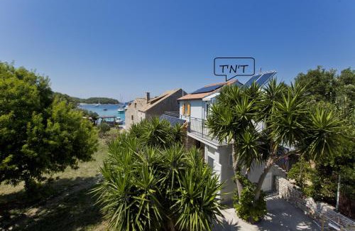 Hvar House | Robinson house T'n'T