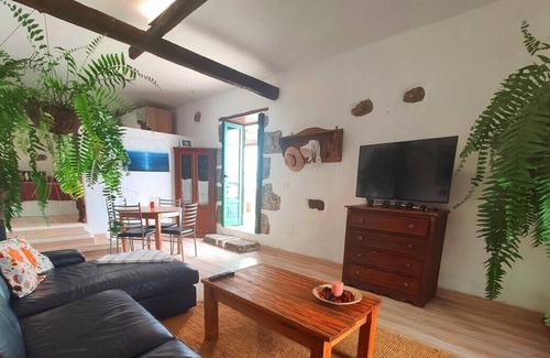 Haria Cottage | Roca redonda, rural and ecological accommodation with sea views