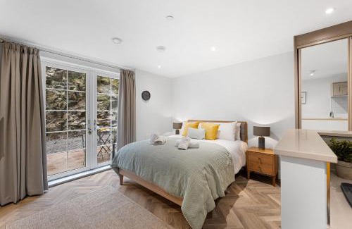 Stoney Middleton House | Rock Mill Apt 3 with Terrace