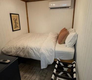 Round Top House | Rocking 40' Container