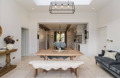 Dursley House | ROCKSTOWES HOUSE, pet friendly, character holiday cottage in Dursley