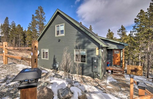 Alma House | Rocky Mountain Alma Cabin with Deck and Hot Tub!