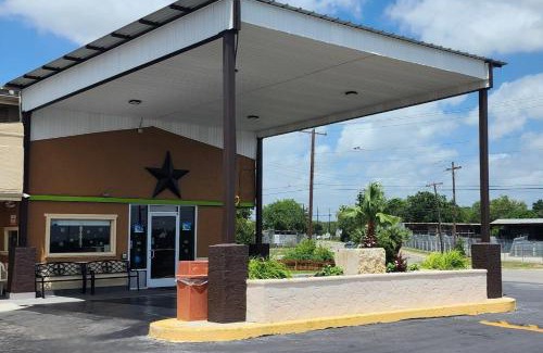 West San Antonio Hotel | Rodeway Inn San Antonio Lackland AFB - SeaWorld