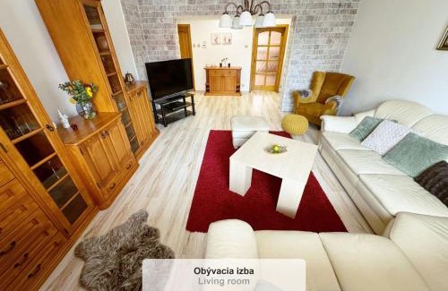 Velky Slavkov House | Rodinný dom "Ako doma"