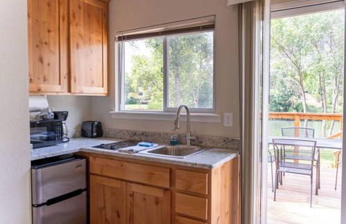 Fruitdale Cabin | Rogue River Resort