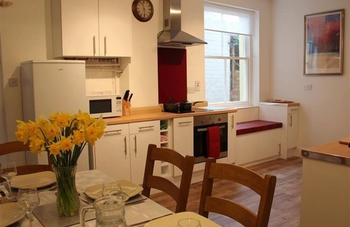 Salisbury Cottage | ROJOY, family friendly in Salisbury
