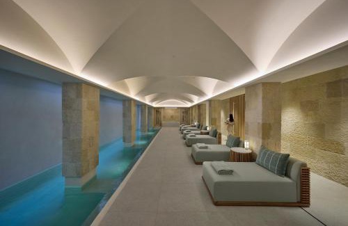 Queenstown Hotel | ROKI Collection