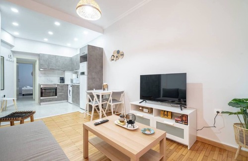 Attiki Apartment | Rokos Place 3 person apartment by MPS