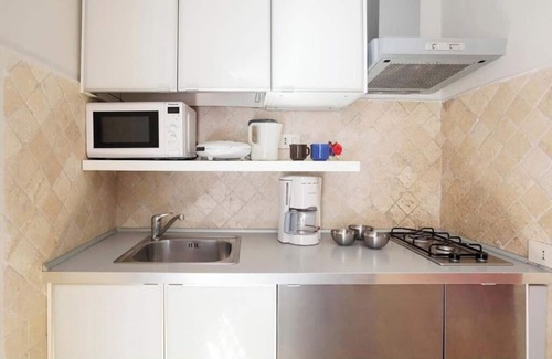Rione V Ponte Apartment | Romantic and bright Renoir loft