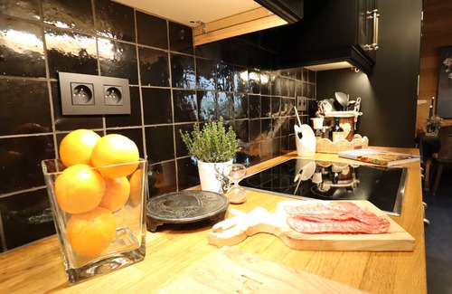 Arville Ski Chalet | Romantic chalet with a hot tub and a steam room