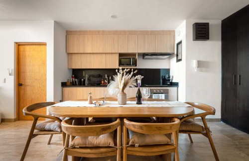 La Paz Apartment | Romantic condo with great location - perfect for couples and families!