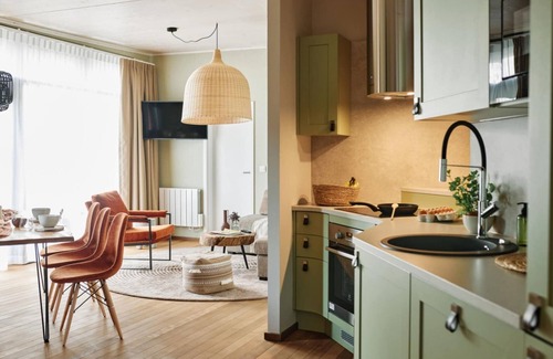 Maubray Cottage | Romantic Forest Retreat