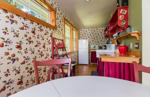 Home Cottage | Romantic getaway location!